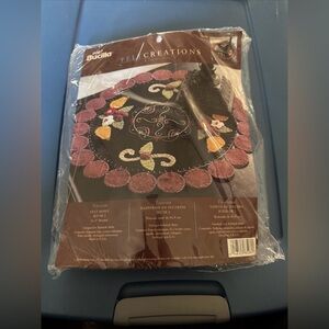 Bucilla Felt Doily Creations Kit  gorgeous